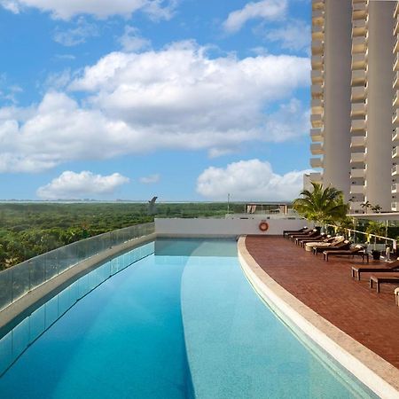 Suites Malecon Cancun Exterior photo