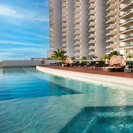 Suites Malecon Cancun Exterior photo
