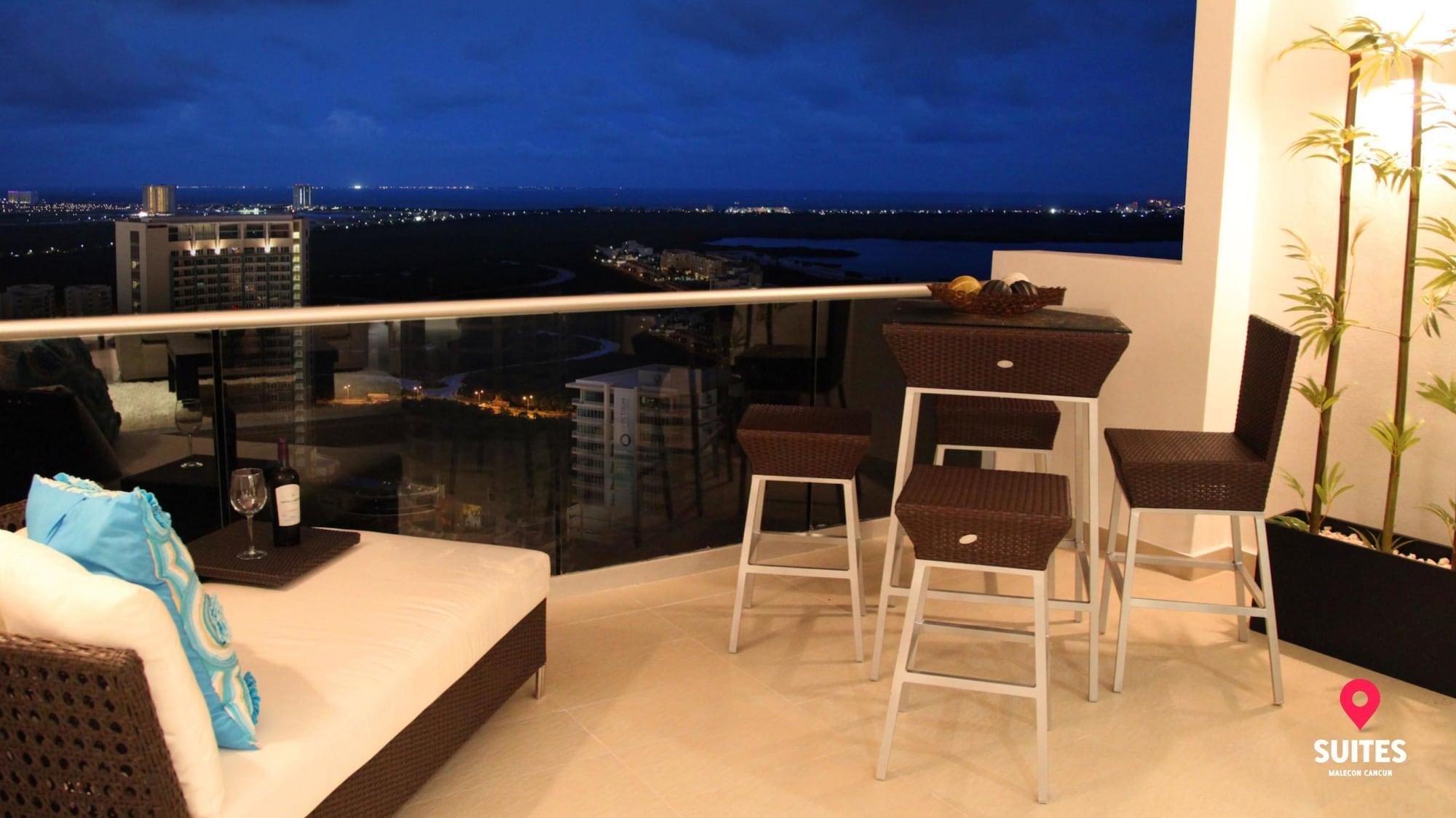 Suites Malecon Cancun Exterior photo
